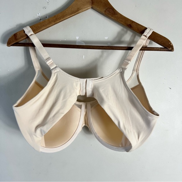 Bali One Smooth U Ultra Light Illusion Neckline Underwire Bra 42C In Sandshell - Picture 7 of 12